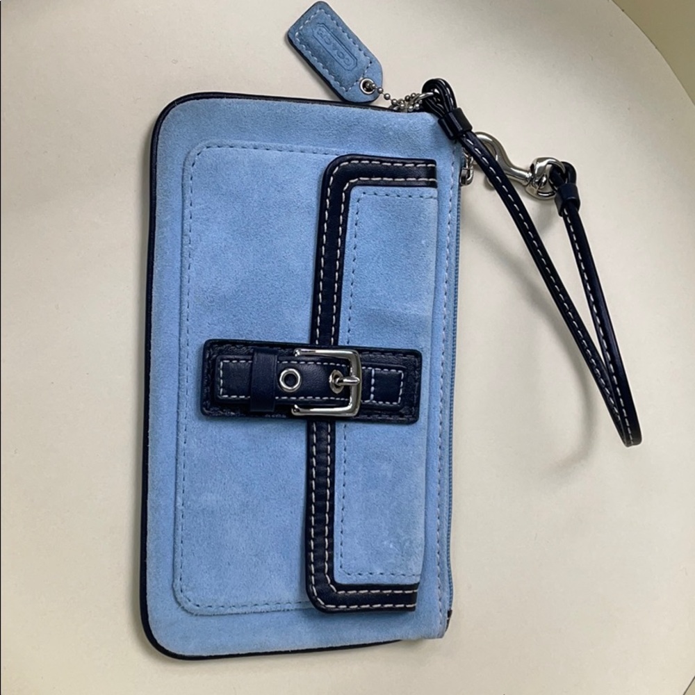 Light blue coach wristlet new with out tags